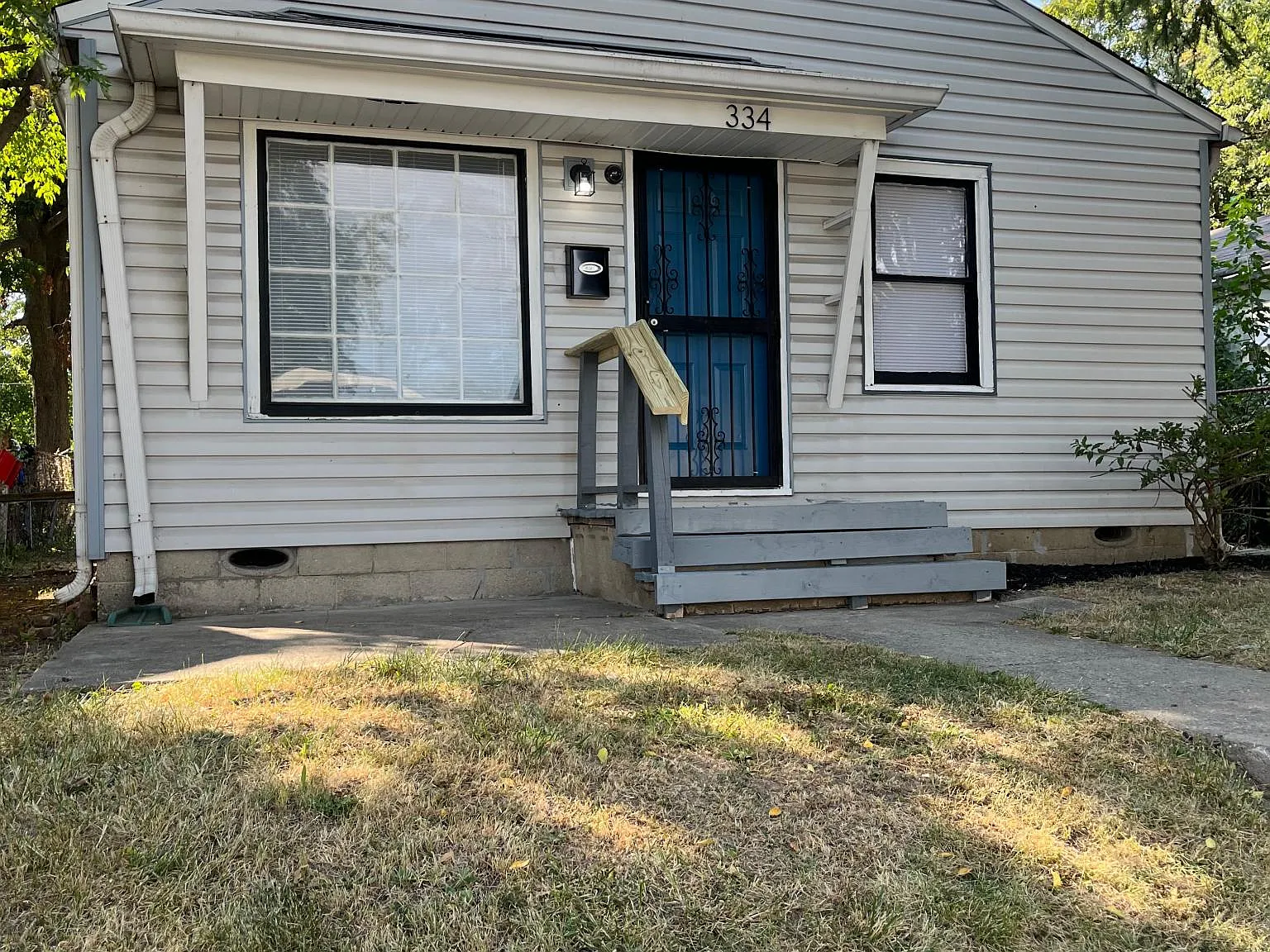 2 bed, 1000 sqft, $1,250 — Photo 1