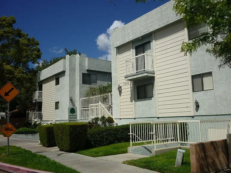 11215 Camarillo St #106 — Photo 2