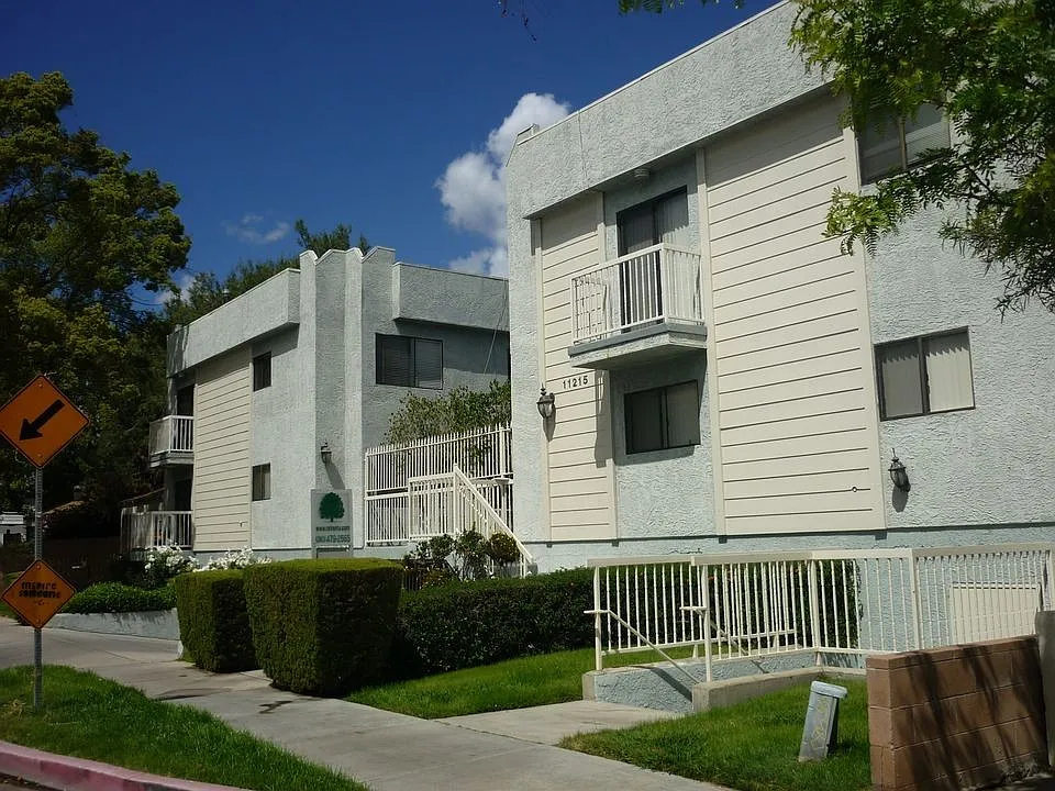 Building Photo - 11215 Camarillo St #106