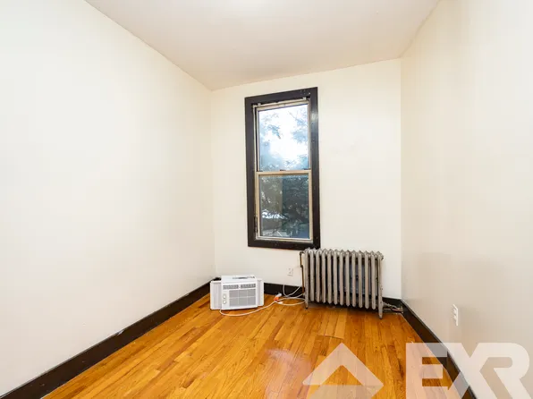 189 Stanhope Street image 11 of 14