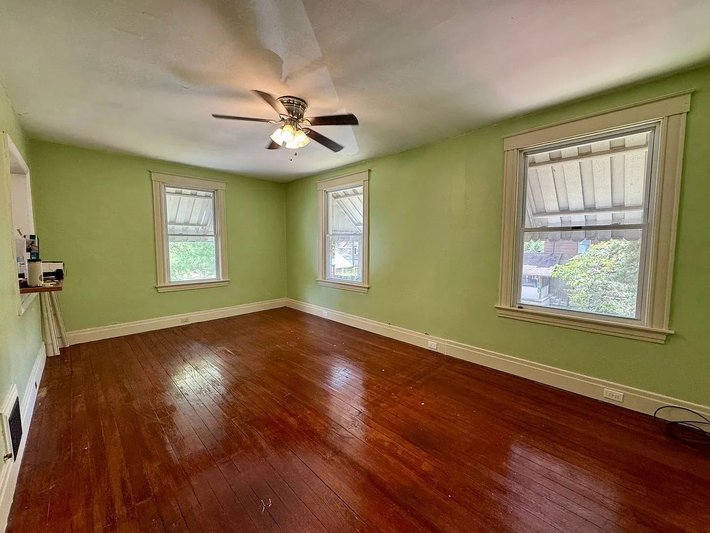 Charming 3BR Duplex in Westwood Cincinnati — Photo 4