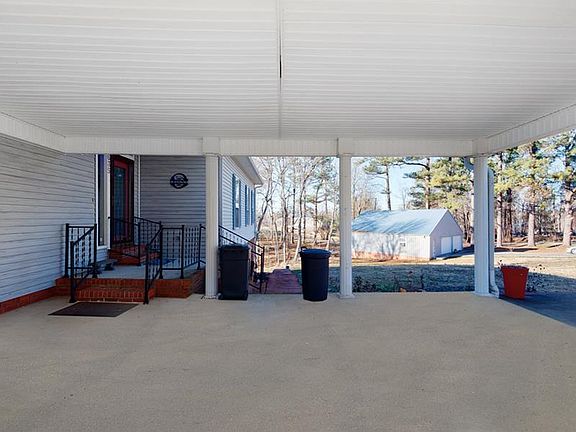 4th image of 635 Shore Dr