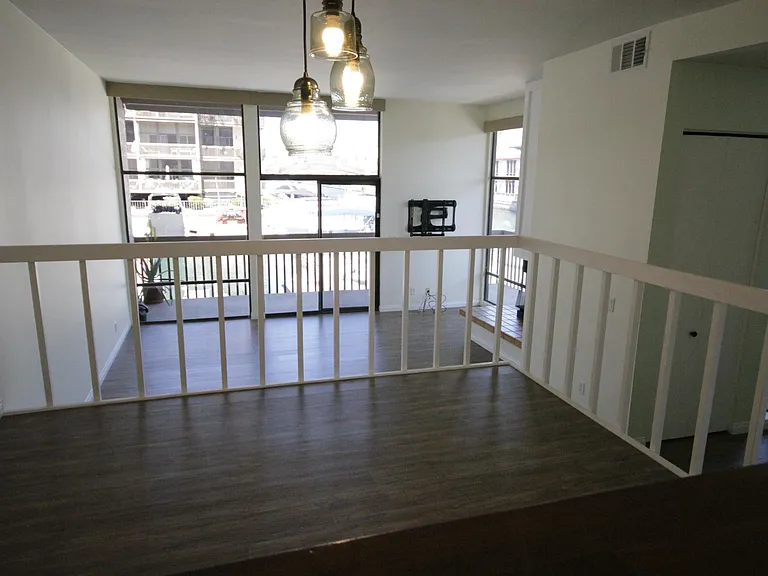 9137 Marina Pacifica Dr N — Photo 8
