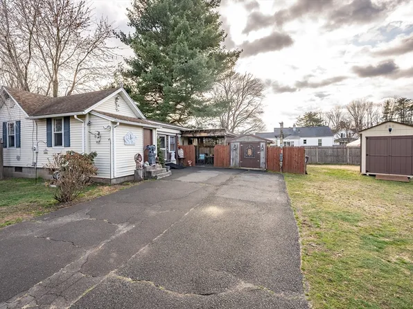 61 Dartmouth St, Westfield, MA 01085