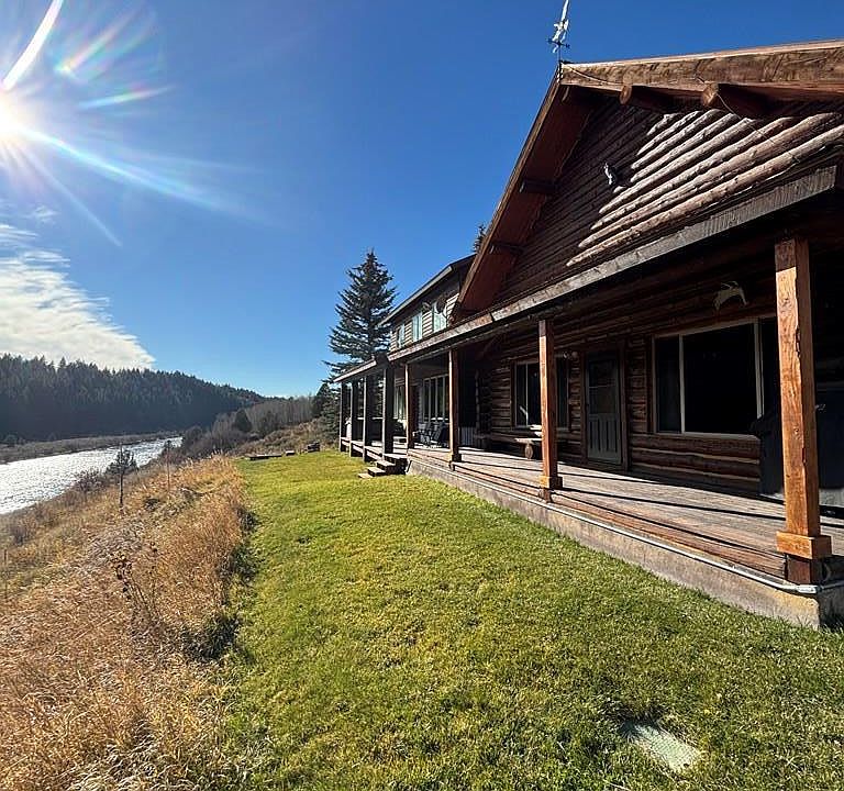 1st image of 1547 Cherry Butte Rd