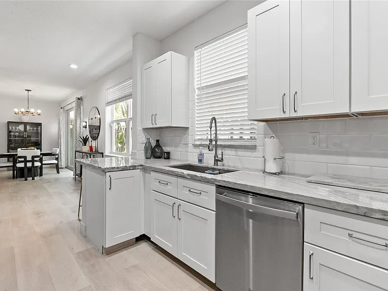 417 SW 8th St #0 — Photo 19