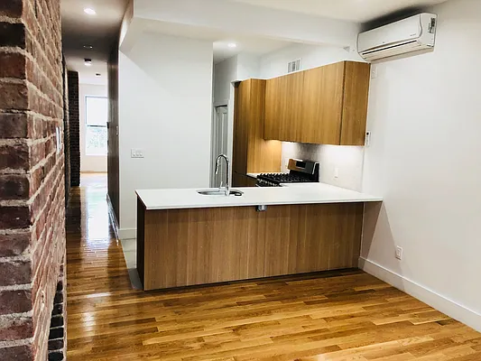 Rented by Michal Kuras, LREB | media 21