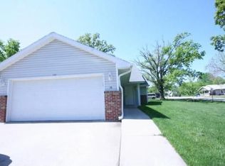121 Kansas St SE, Camdenton, MO 65020