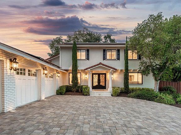 5th image of 105 Hepplewhite Ct