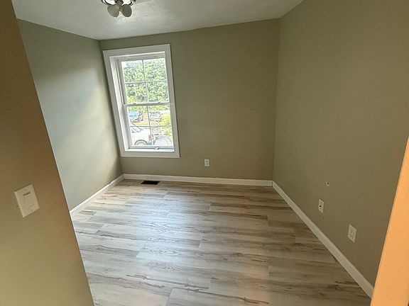3rd image of 77 Townsend St
