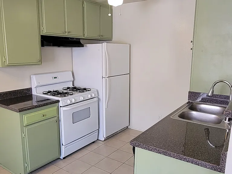 1002 N Sanborn Ave #205 — Photo 6