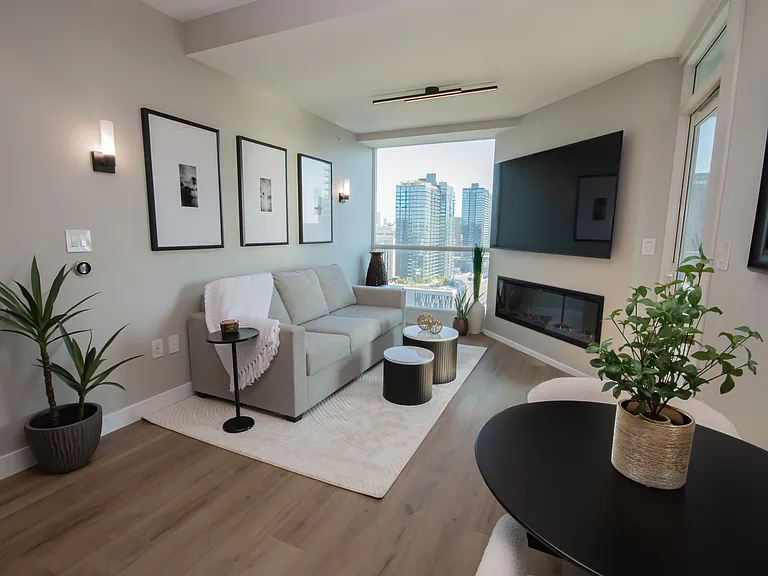 300 W Beech St #2202 — Photo 14
