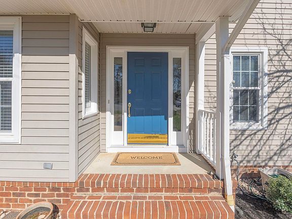 3rd image of 2047 Acorn Hill Ct