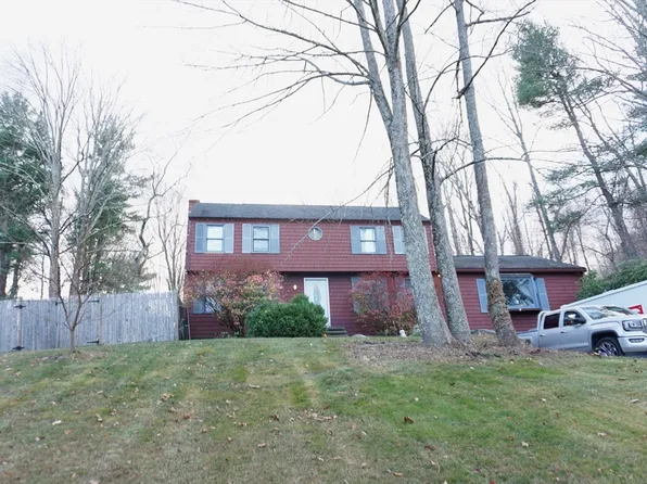 9 Spring St, Tyngsboro, MA 01879