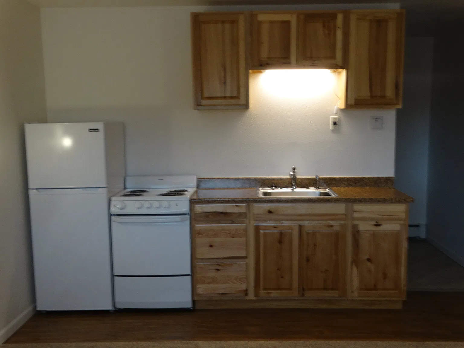 Studio, $925 — Photo 2