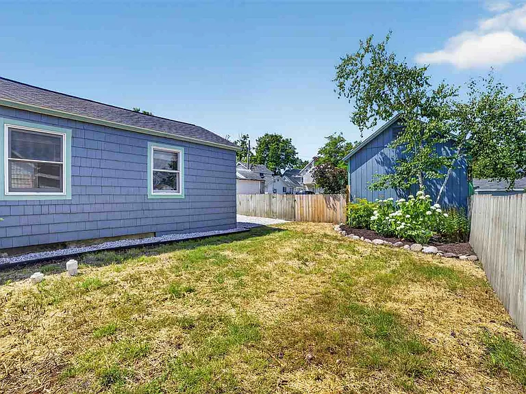 520 Wachtel Ave — Photo 29