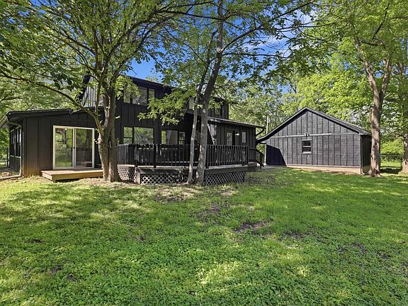 3rd image of 3620 N Armstrong Dr