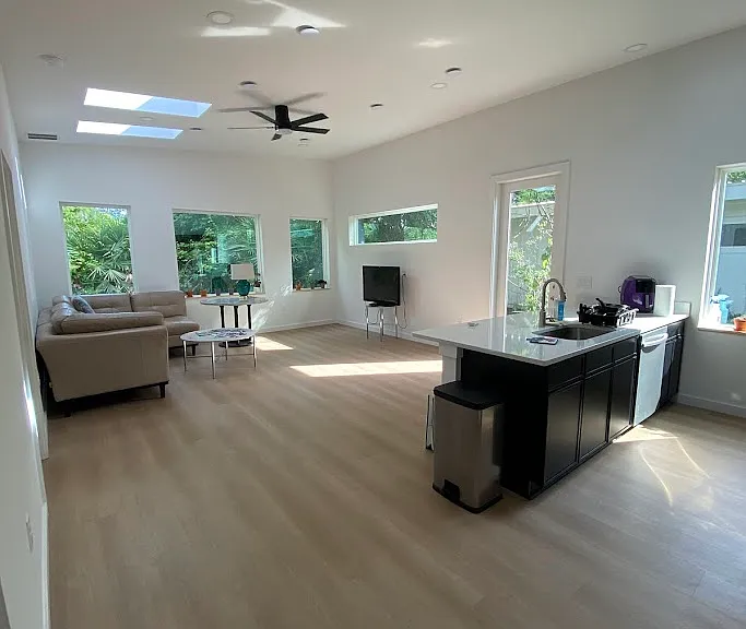 117 Ocean Blvd — Photo 2