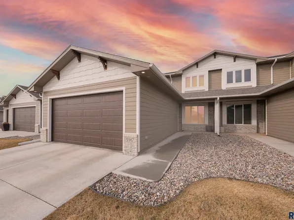 5917 S Spirea Ave, Sioux Falls, SD 57108