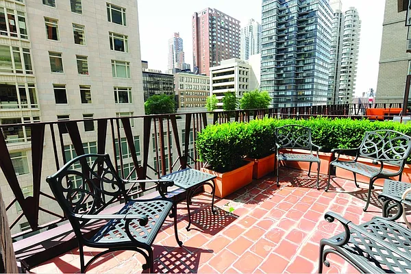 Sold by Stribling | media 3