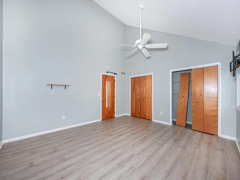 8 Foxtail Ct — Photo 27
