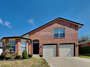 525 Berryhill Dr, Mansfield, TX 76063