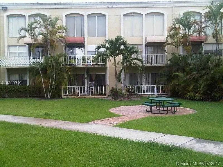 18101 NW 68th Ave #106 — Photo 12