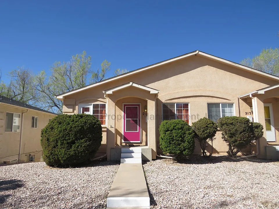 2135 W Platte Ave