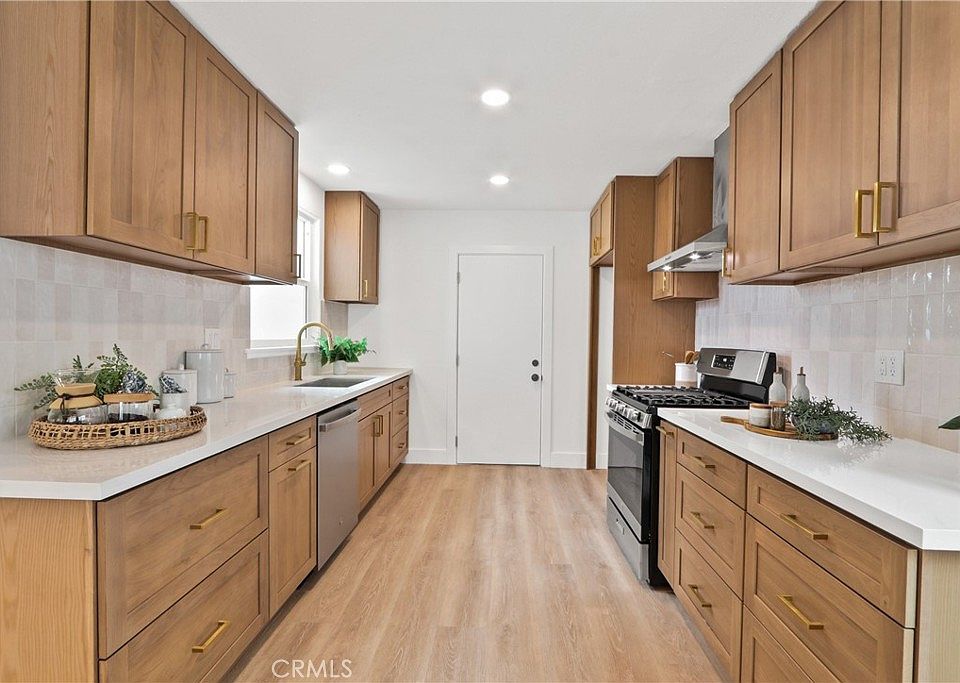 1st image of 802 Bejay Pl