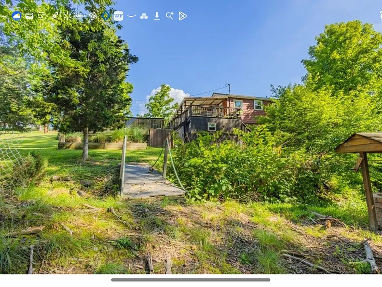 2705 E Grove St — Photo 14