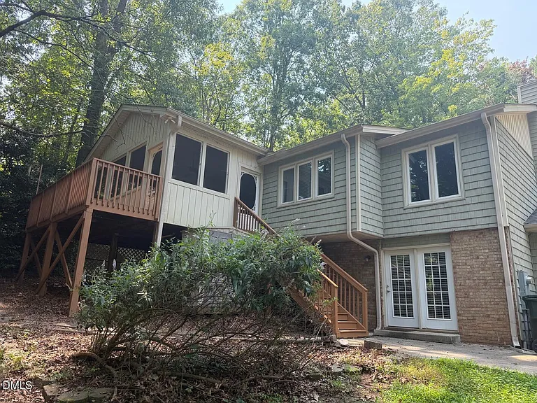 6704 Winding Trl — Photo 32