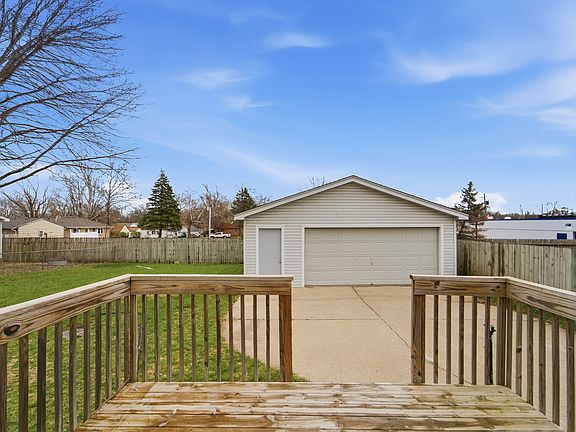 5th image of 3819 56th St