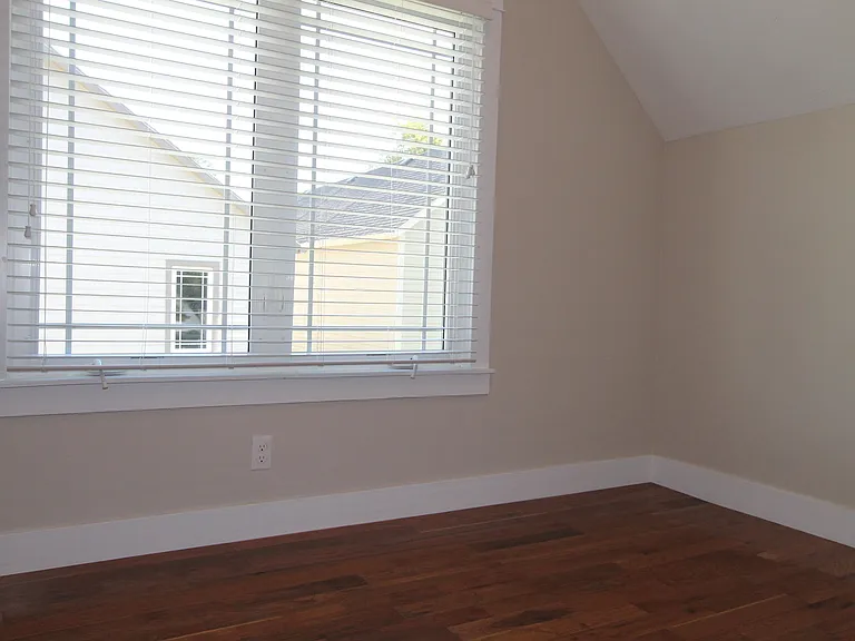 3123 S 22nd St — Photo 19