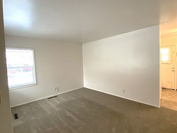 3rd image of 702 Gellatly St #G702