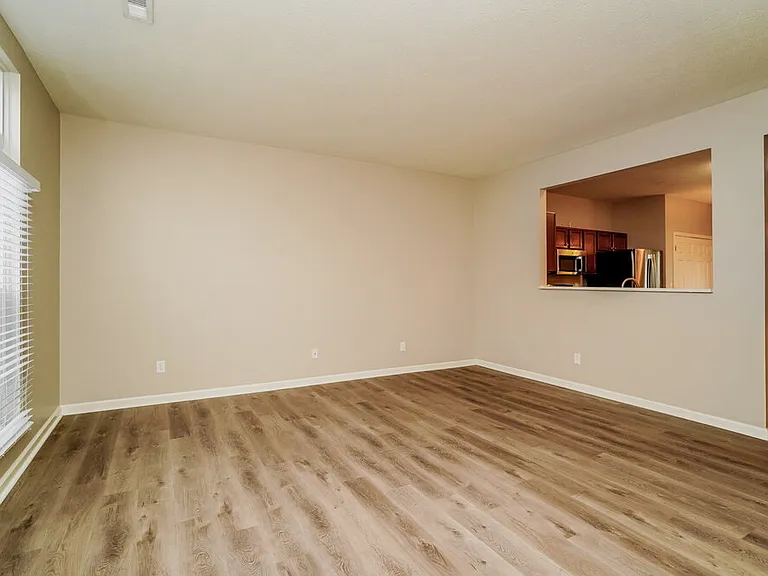 5333 Winchester Cathedral Dr — Photo 6