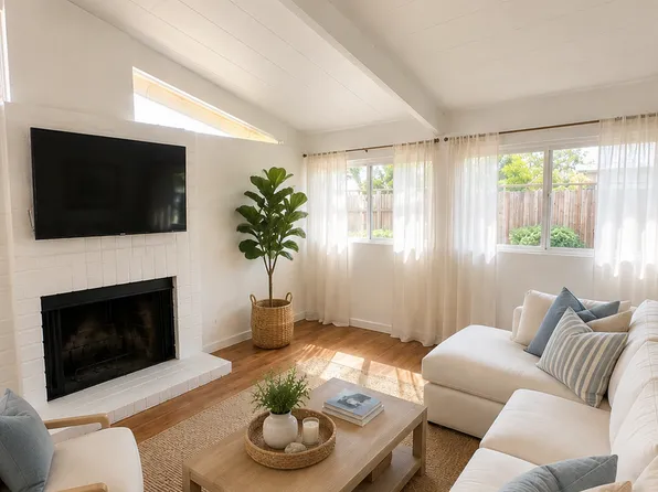 5814 Lord Cecil St, San Diego, CA 92122