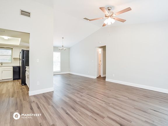 3rd image of 1040 Peninsula Dr