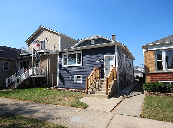3rd image of 3824 N Oketo Ave