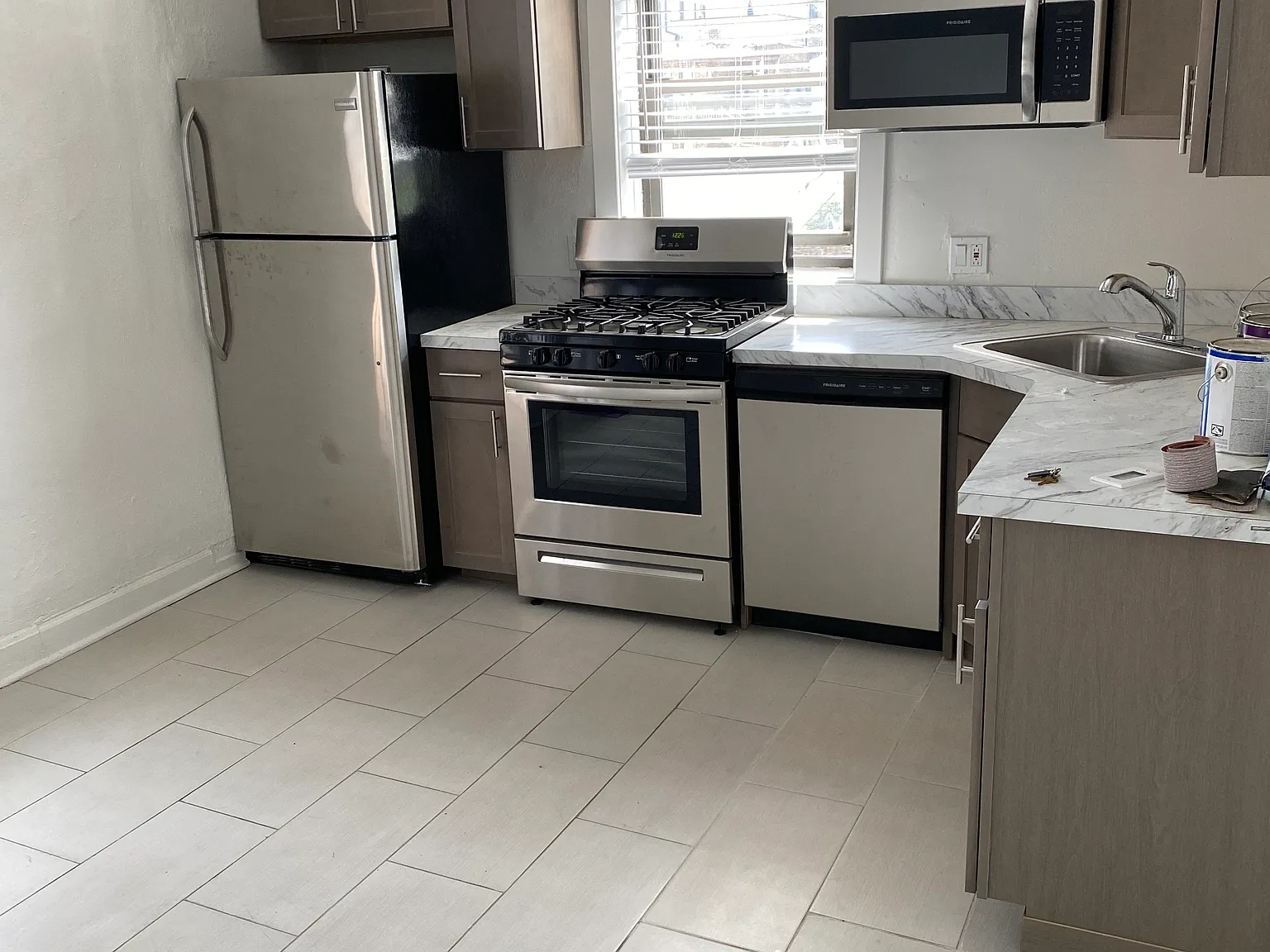 2 bed, 1200 sqft, $3,095 — Photo 2