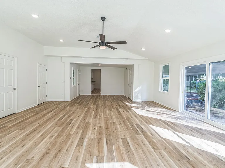 6432 Otelia Cir — Photo 16