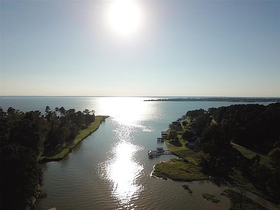4th image of 439 Caney Creek Dr