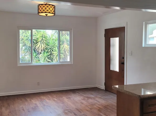 2102 S Palm Grove Ave, Los Angeles, CA 90016