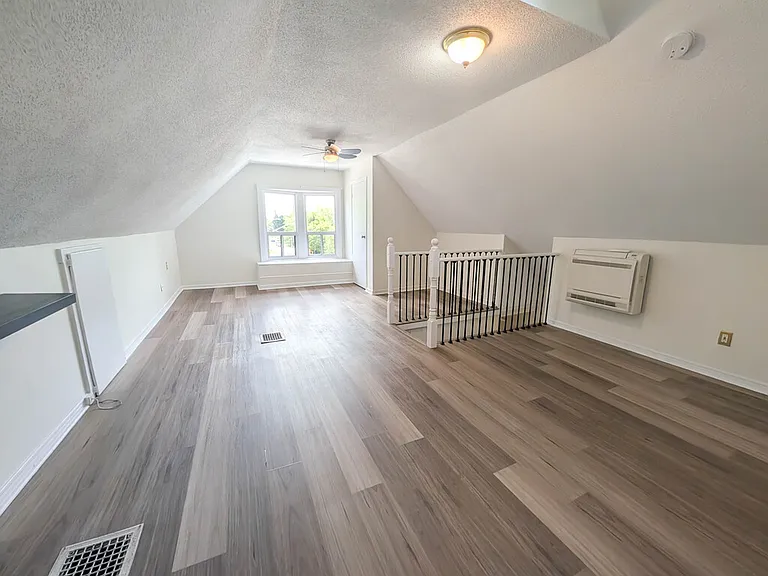 204 Sanford Ave S #L282H2 — Photo 15