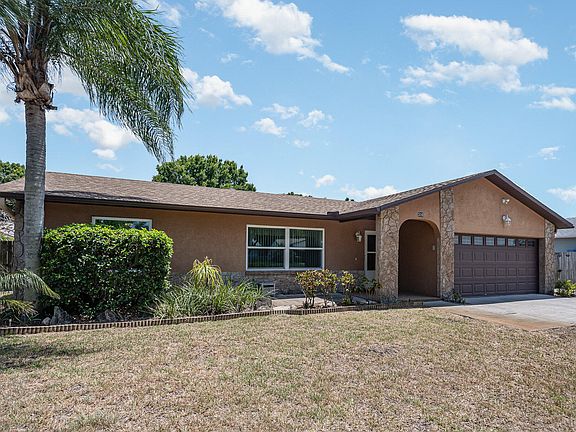4th image of 316 Cinnamon Lake Cir