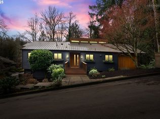 800 Woodway Ct, Lake Oswego, OR 97034