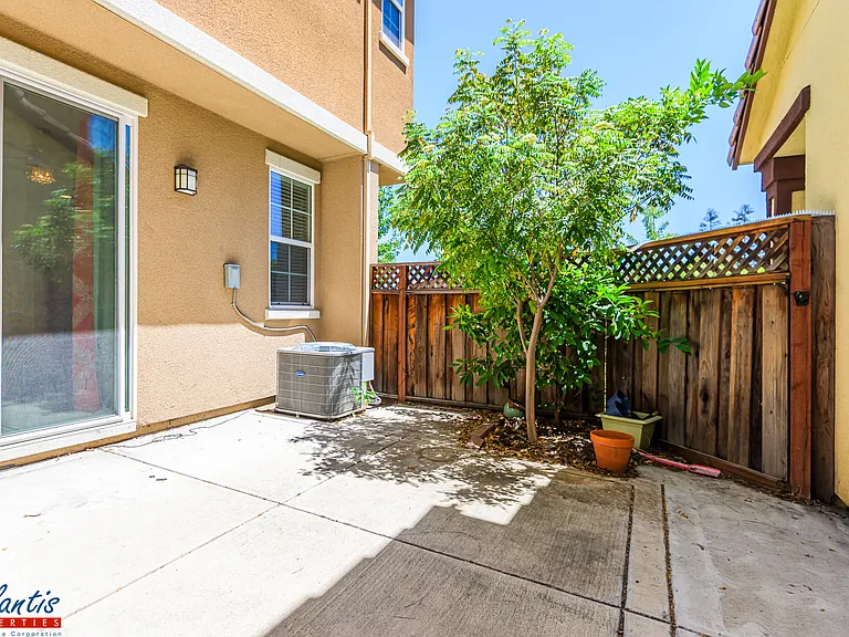 822 Tina Speciale Pl — Photo 4