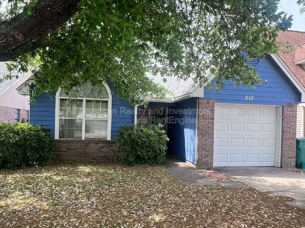 510 Woodland Park Cir, Mary Esther, FL 32569