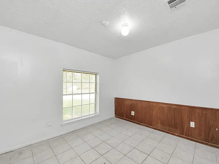 9131 Rentur Dr — Photo 4