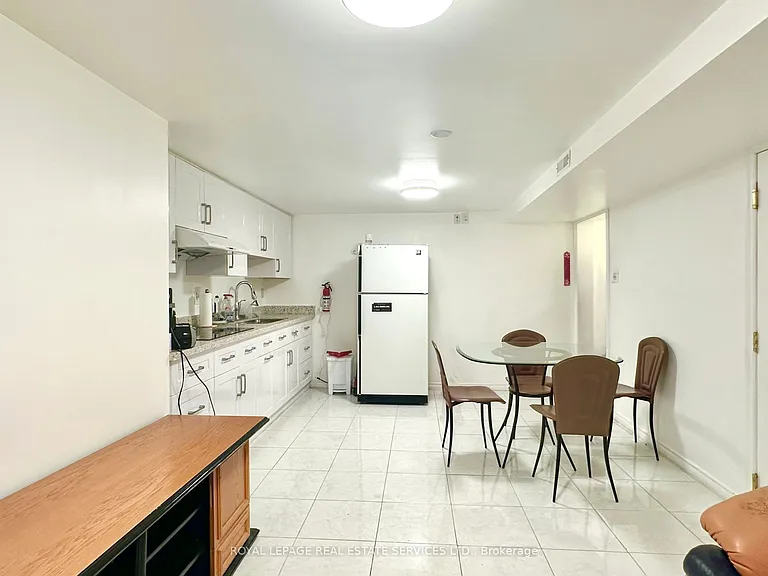 1365 Willowvale Gdns #BASEMENT — Photo 17