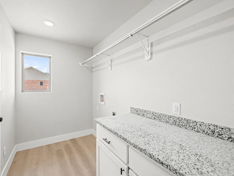 10613 East Cres #7400 — Photo 12